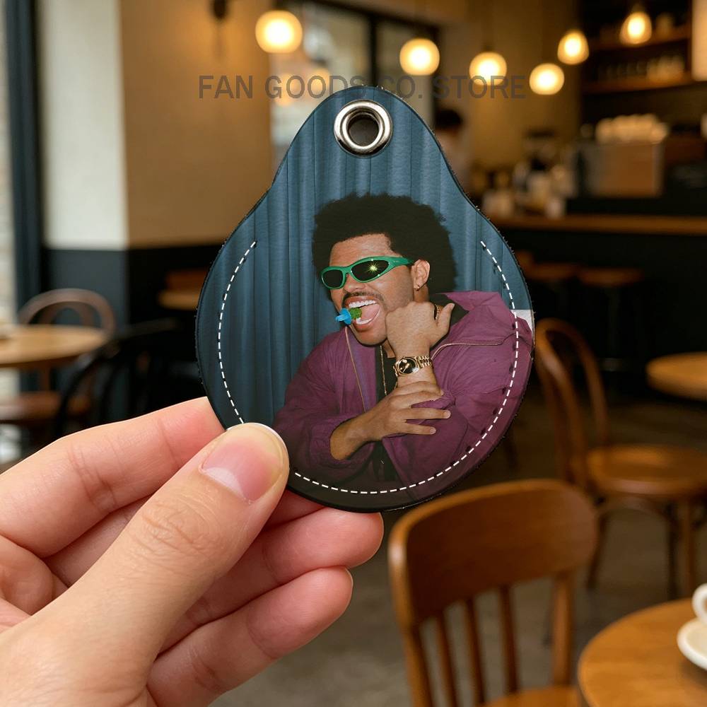 Singer The W-Weeknd PU Leather - Smart Home Key のレビューと価格