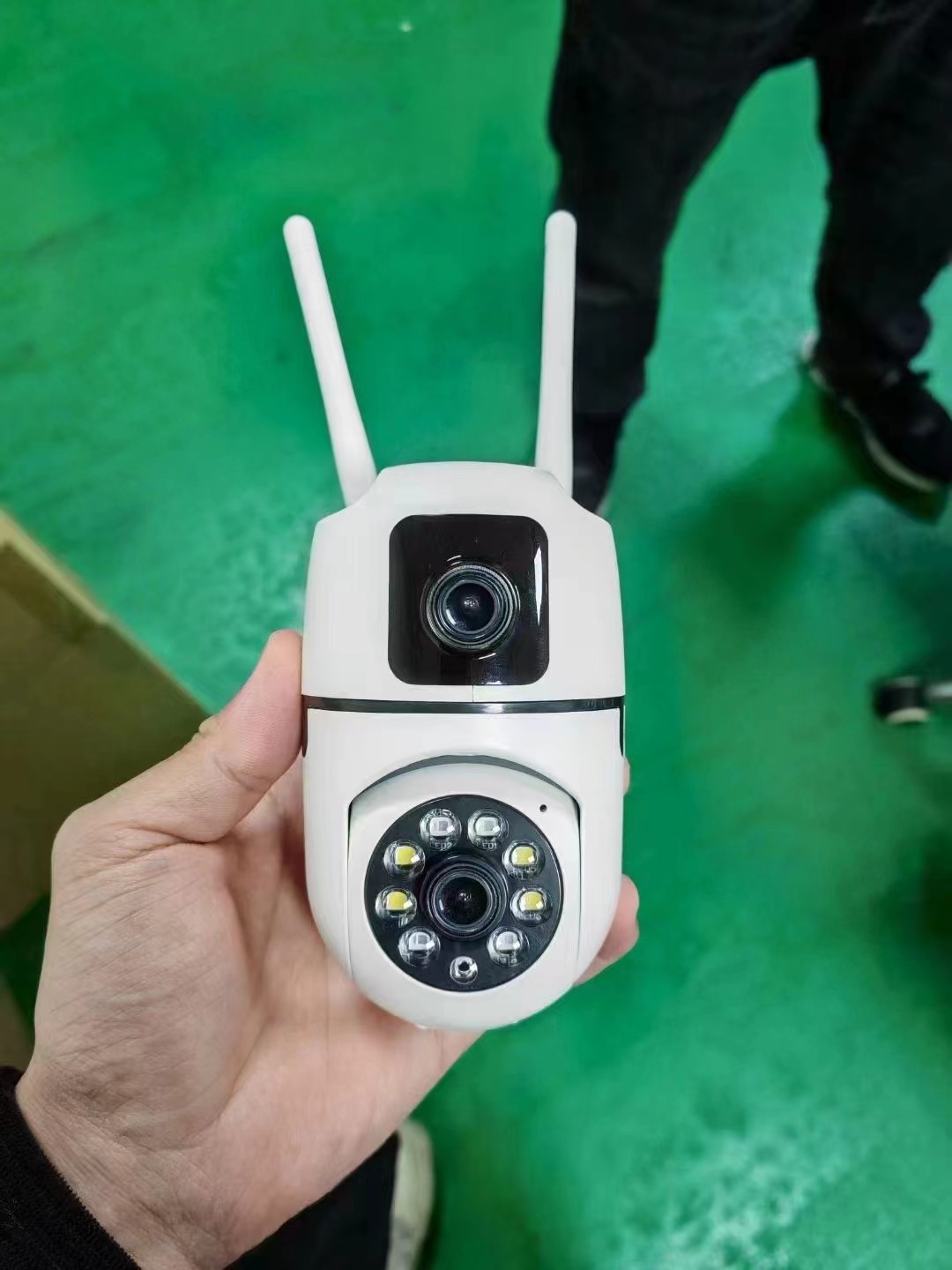 4MP UHD V380 APP Dual Lens E27 - Smart Home Windows App のレビューと価格